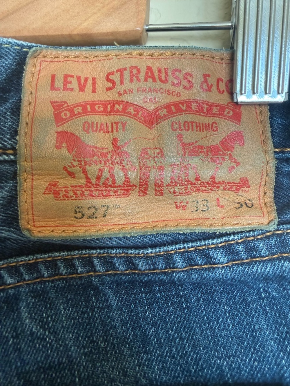 Levi's Men’s Medium Blue Bootcut Jeans W33 L30 - Picture 3 of 5